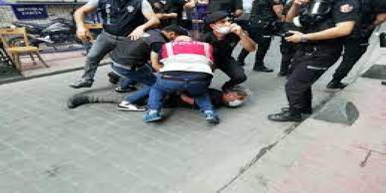 Taksim'de yapılan Onur Yürüyüşü'ne polis müdahalesi; gözaltılar var!