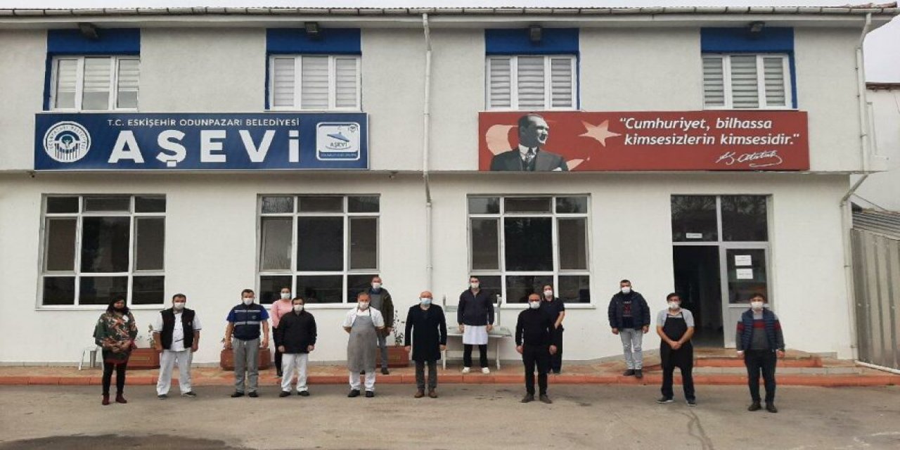 Hem "Siz doyurun" diyor hem de engelliyorlar! AKP iktidarı belediyelerin her türlü yardım için bağış toplamasını yasakladı!