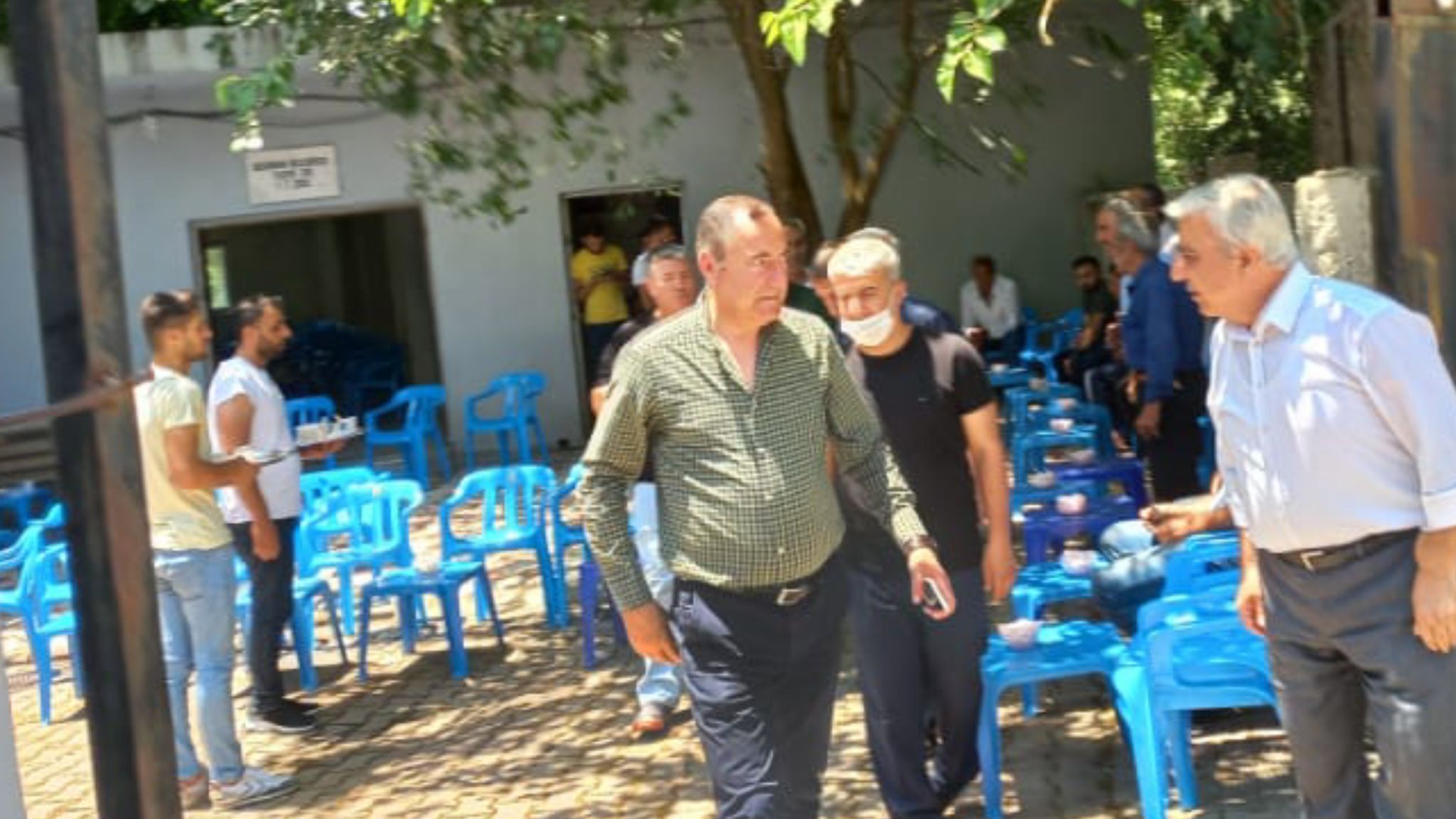 Temizlik ihtiyaçlarını karşılayamıyorlar! DEDAŞ'ın susuz bıraktığı köylerde hastalıklar başladı