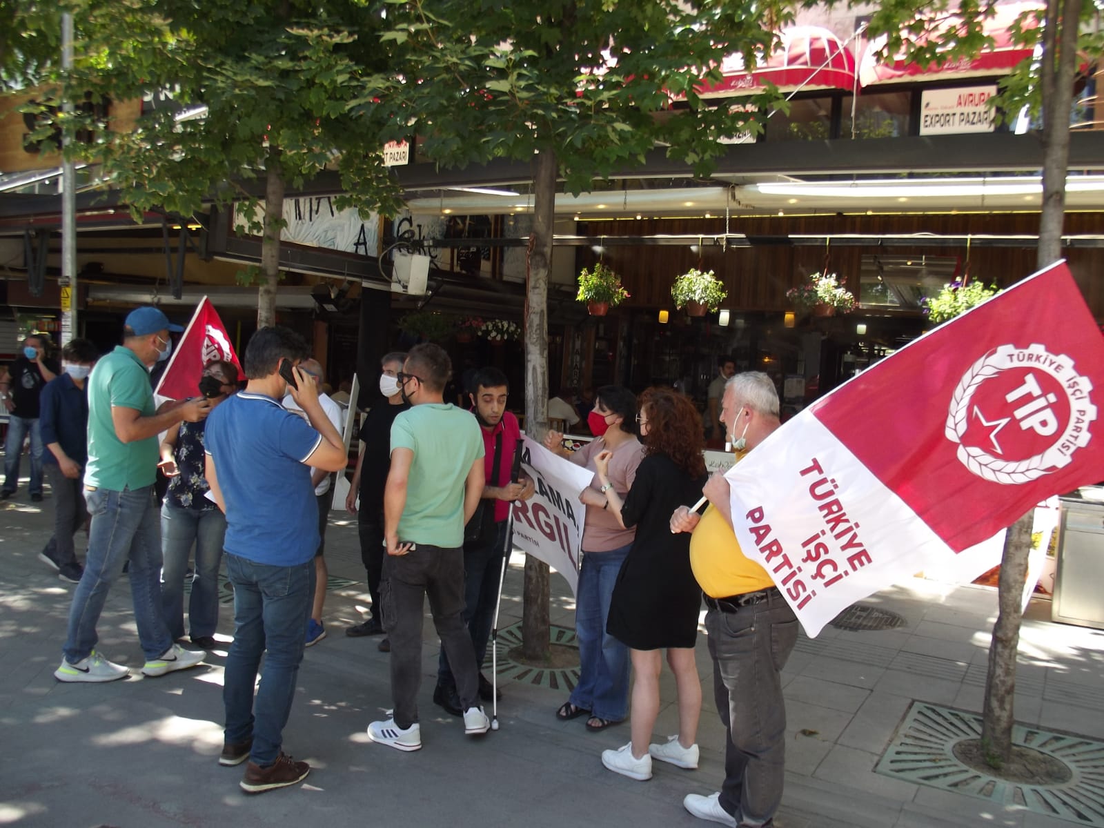Türkiye İşçi Partisi 'Elmalı Davası'nda adalet istiyoruz' demek için toplanmıştı... Polisten partililere engelleme girişimi!