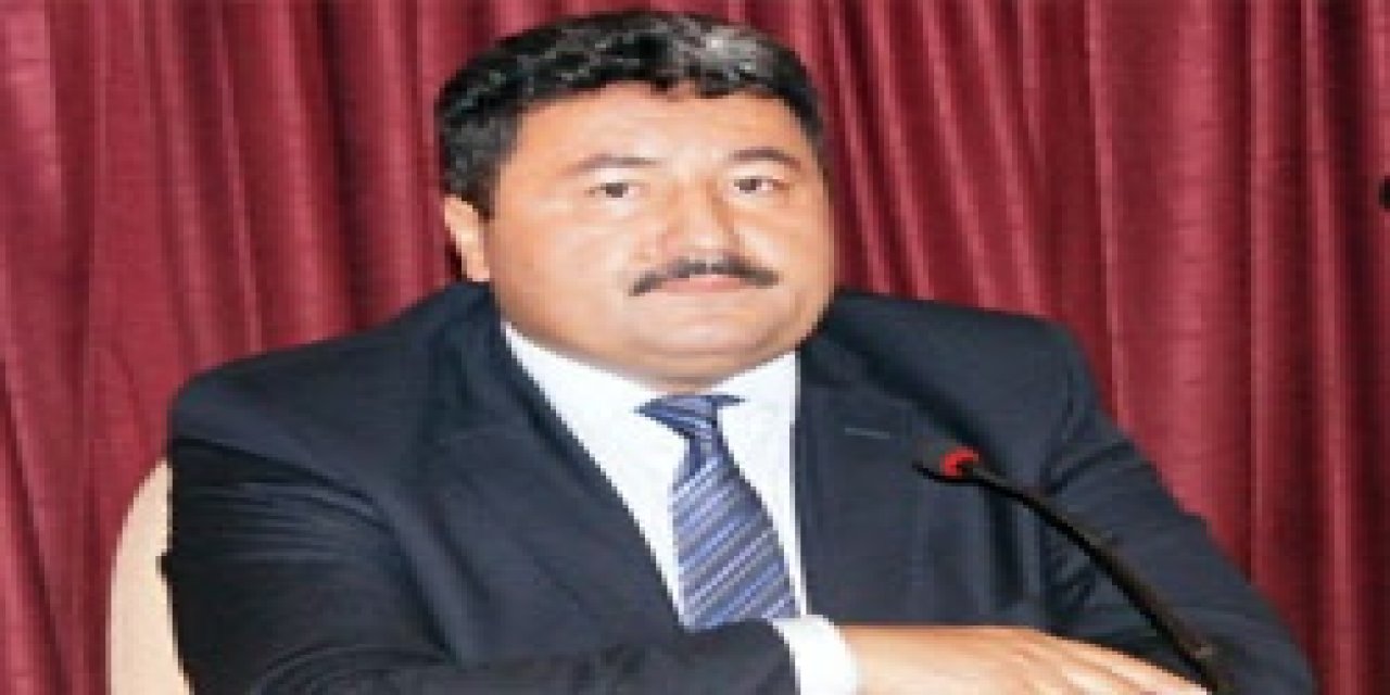 'Şeyh' paylaşımı yapan Danıştay üyesinden, 'kalayım mı gideyim mi' anketi