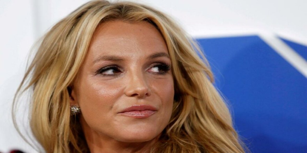 Babasının şiddetine uğrayan ünlü şarkıcıya mahkemeden kötü haber! Britney Spears hayatını geri alamadı!