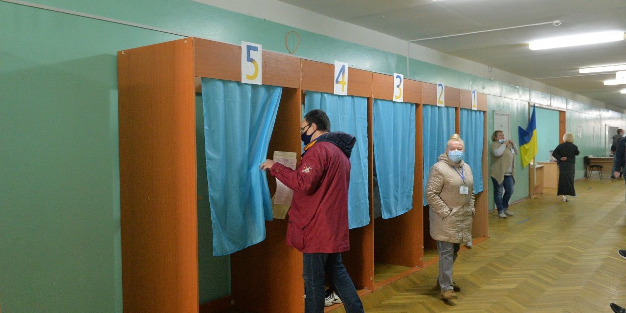 Kiev’de belediye başkanlığı seçiminde Kliçko rakiplerine fark attı