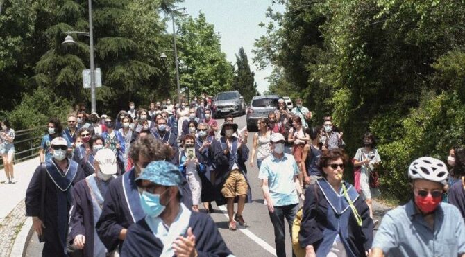 Boğaziçi Üniversitesi'nde atanmış rektör yardımcıları kampüse geldi; Sloganlar ve yuhalamalar eşliğinde yürüdüler