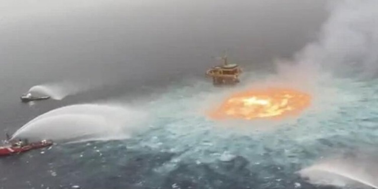 Meksika Körfezi'nde akılalmaz görüntü! Okyanus alev alev yandı!