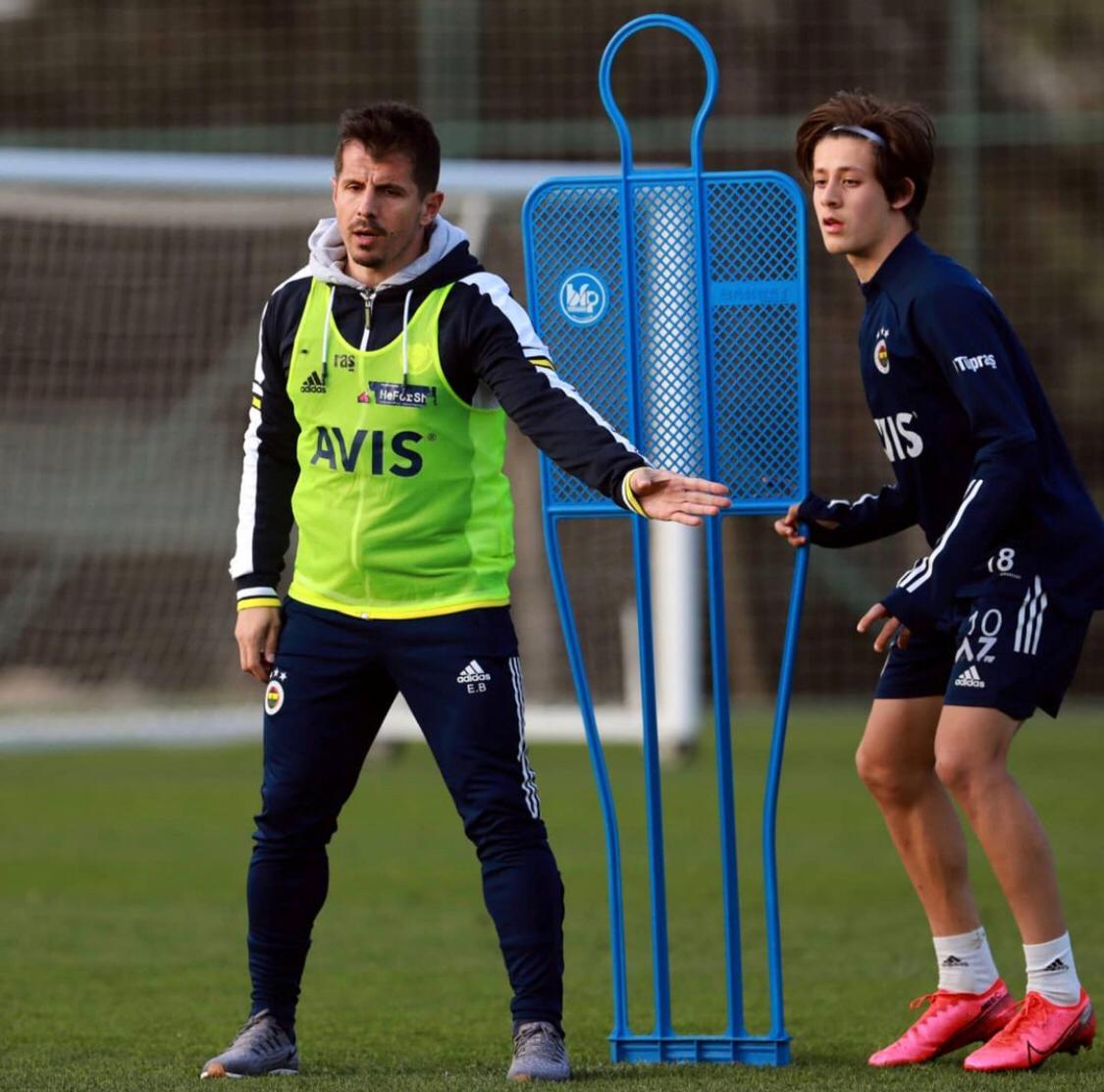 16 yaşındaki genç yıldız parmak ısırtıyor!