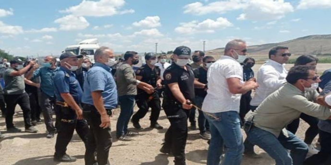 HDP’nin "Adalet Nöbeti"ne polis müdahalesi! Ömer Faruk Gergerlioğlu'nun oğlu, Salih Gergerlioğlu gözaltına alındı!