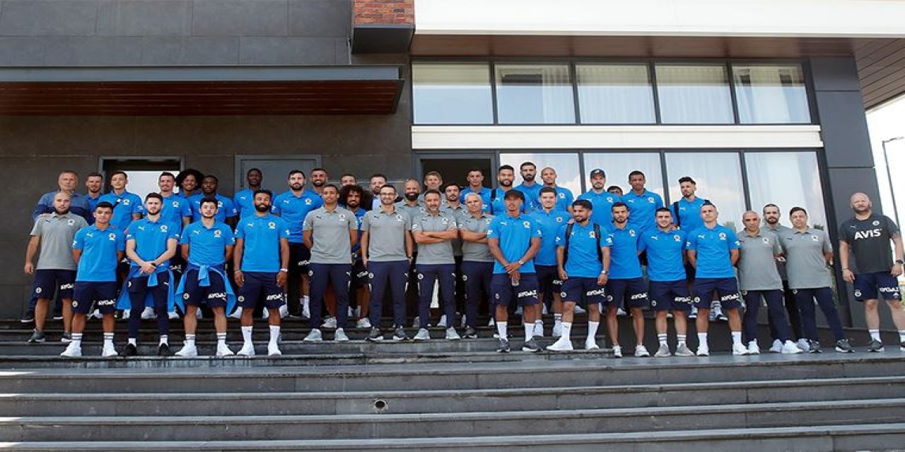 Fotoğrafta neden yok? Fenerbahçe kampında dikkat çeken detay!