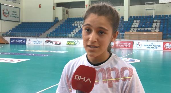 13 yaşındaki hentbol oyuncusu sosyal medyanın gündeminde! 'Sen kızsın, şort giyemezsin dediler'