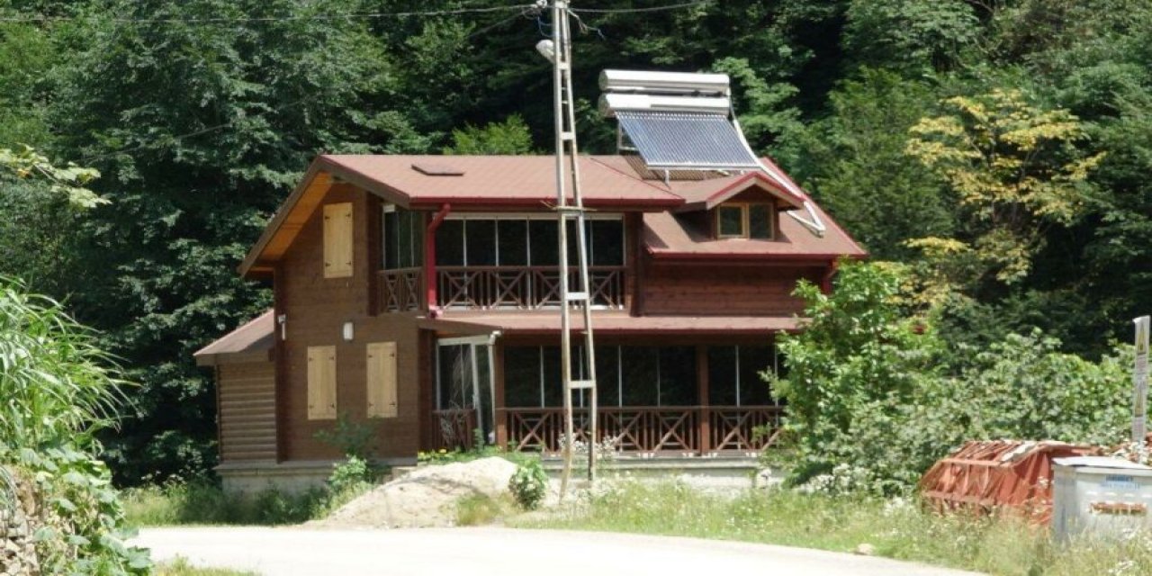 Bir vukuatı daha ortaya çıktı! "Tosuncuk" dere yatağına kaçak villa yaptırmış!