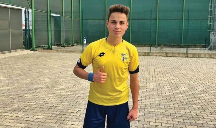 18 yaşındaki genç futbolcunun acı kaybı