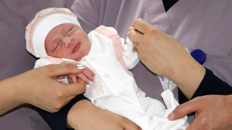 Bebeğini hastanede bırakıp kaçtı; bebeğe ismini hemşireler verdi