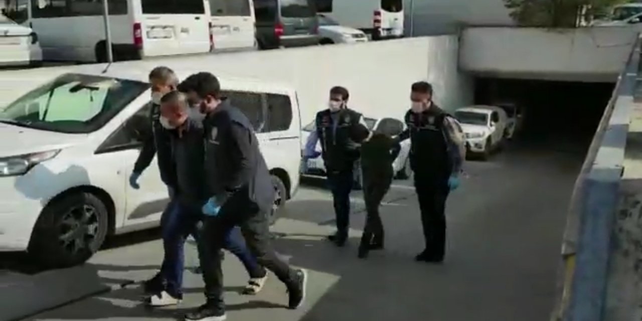 Durdurulmasalardı ne yapacaklardı! Başakşehir'de şüphe üzerine durdurulan otomobilden 13 tabanca çıktı