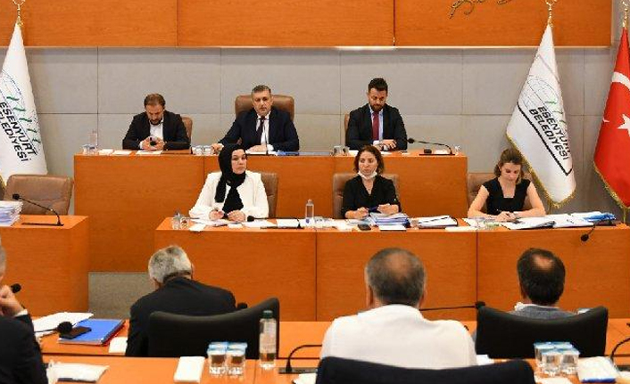 Müteahhitler yarım bırakıp kaçmıştı! CHP'li Esenyurt Belediyesi inşaatları tamamlayacak