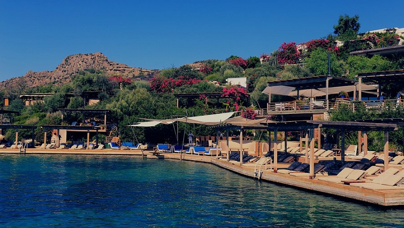 3 bin TL servis bedeli alındı... Bodrum Maça Kızı'nda dudak uçuklatan fiyatlar!