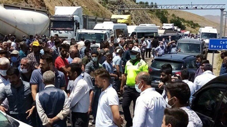 Üreticiler tarafından tepkiyle karşılanmıştı... Tütün yasağı ertelendi