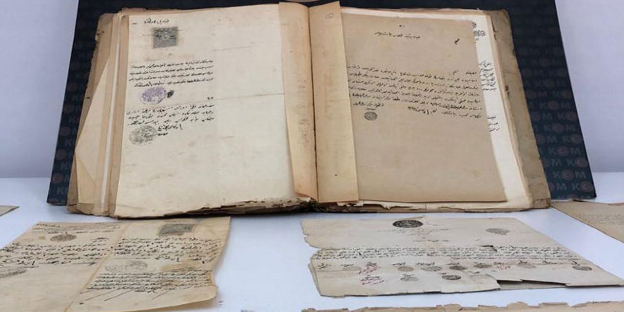 Cumhurbaşkanlığı peşindeydi... Sahafa baskın: Kadıköy'de 12 adet "Kadı Hücceti" ele geçirildi!