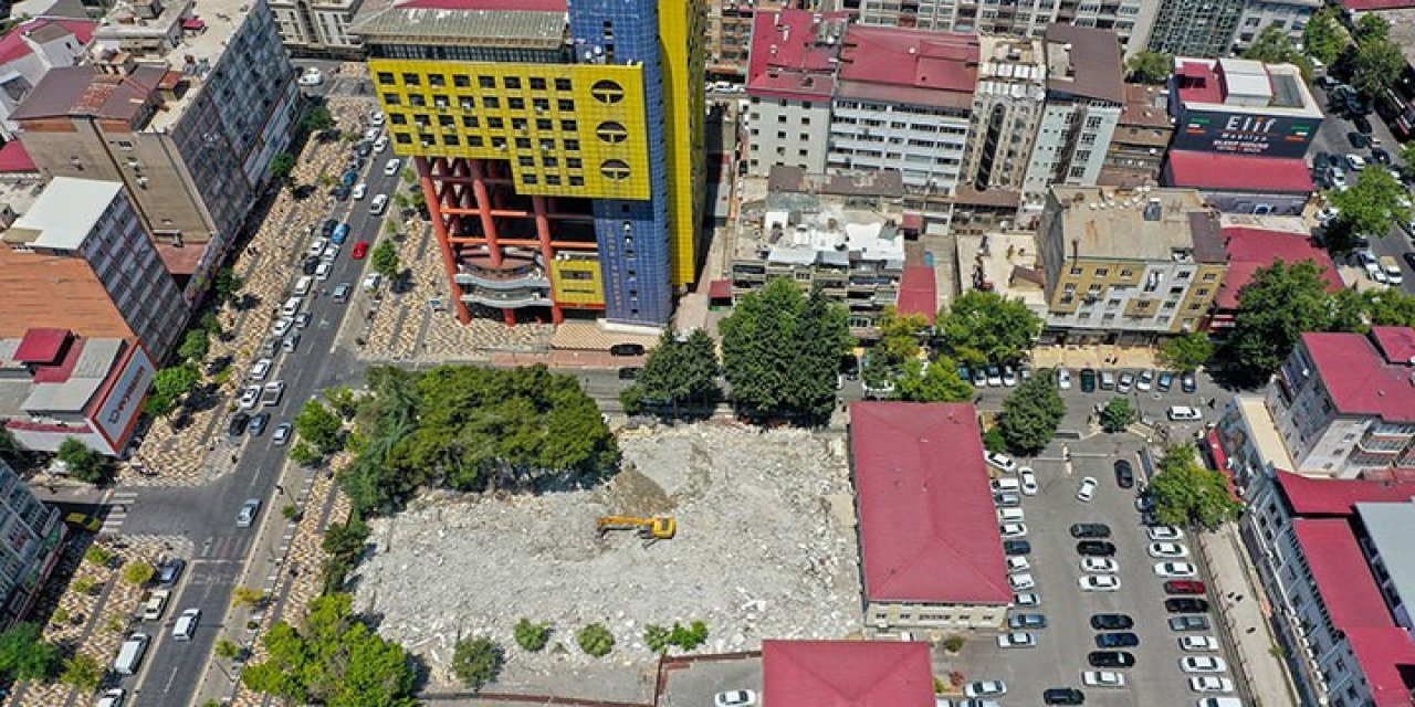 "Dünyanın en saçma binası" yıkılacak!