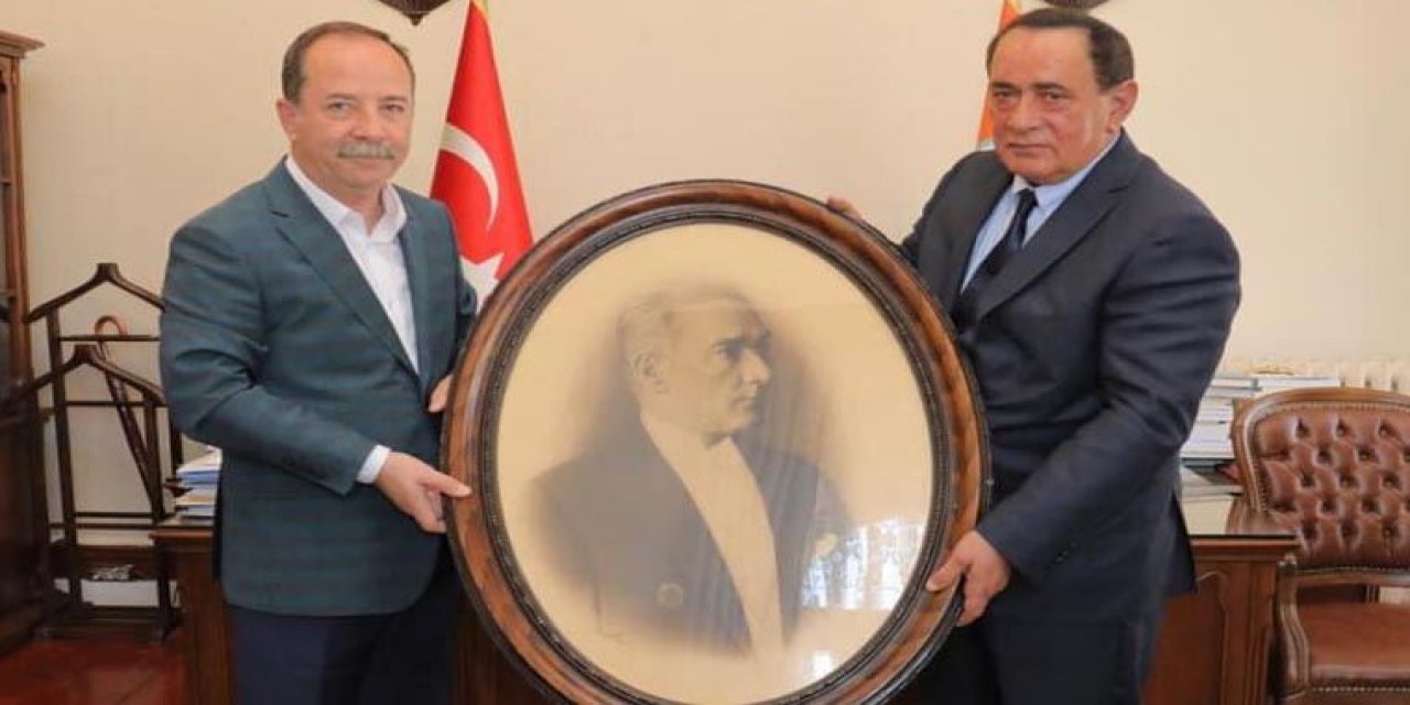 Alaattin Çakıcı'dan CHP'li belediyeye ziyaret!