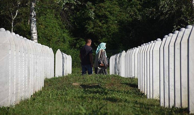 Srebrenitsa soykırımının üzerinden 26 yıl geçti
