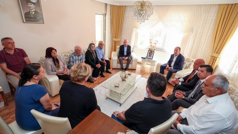 CHP lideri Kılıçdaroğlu, Kütahya şehidinin ailesini ziyaret etti