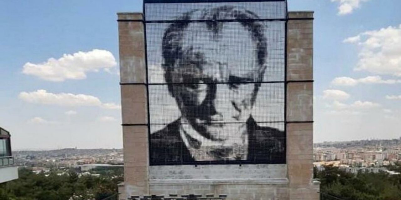 "Biraz gecikmeli de olsa..." Atatürk Anıtı 111 gün sonra yerinde!
