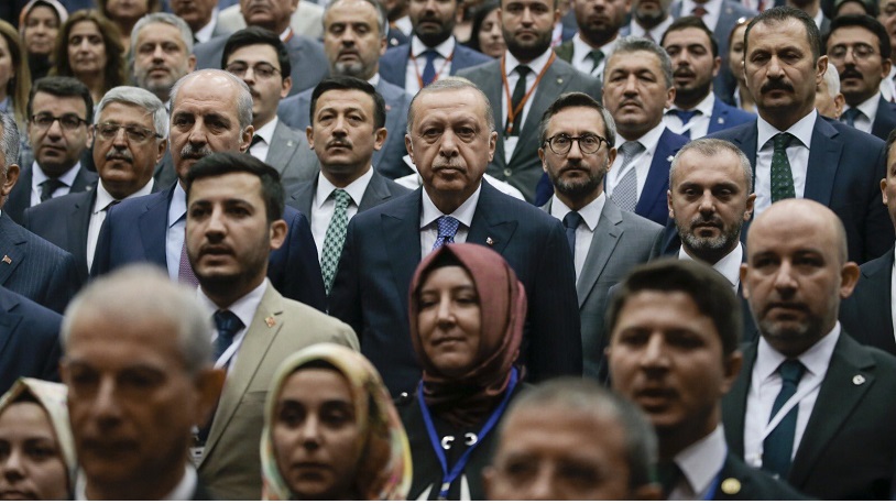 İYİ Partili İsmail Tatlıoğlu'dan AKP'ye Yeltsin benzetmesi! 'Kamu mallarını rant paylaşımına sunma düşüncesinin bir ürünü'