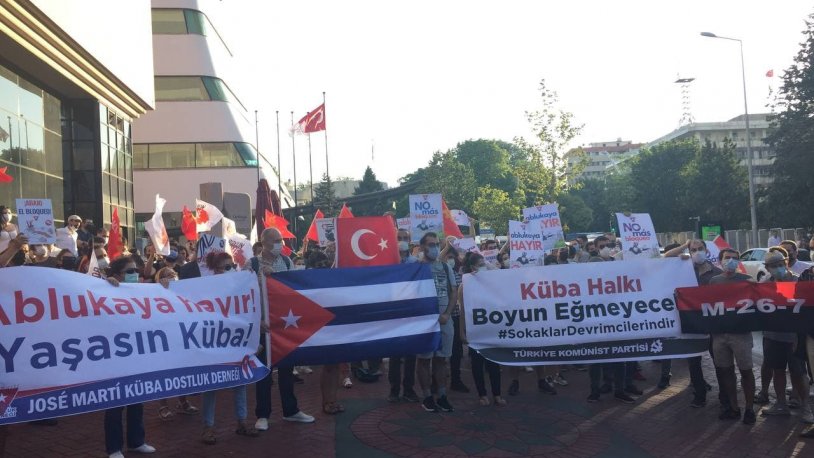 Ankara'daki ABD Büyükelçiliği önünde Küba eylemi