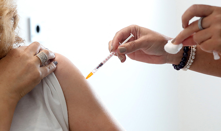 Pfizer başvuruyu yaptı; tartışmalar başladı
