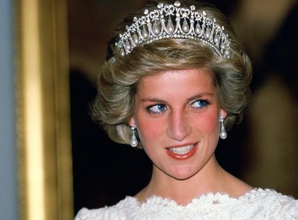 Prenses Diana’nın çocukluk bisikleti açık artırmada