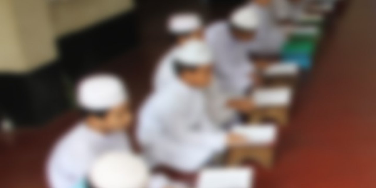 Kuran kursunda kapıya asılı halde bulunmuştu... Acı haber geldi... 12 yaşındaki çocuk yaşam savaşını kaybetti!