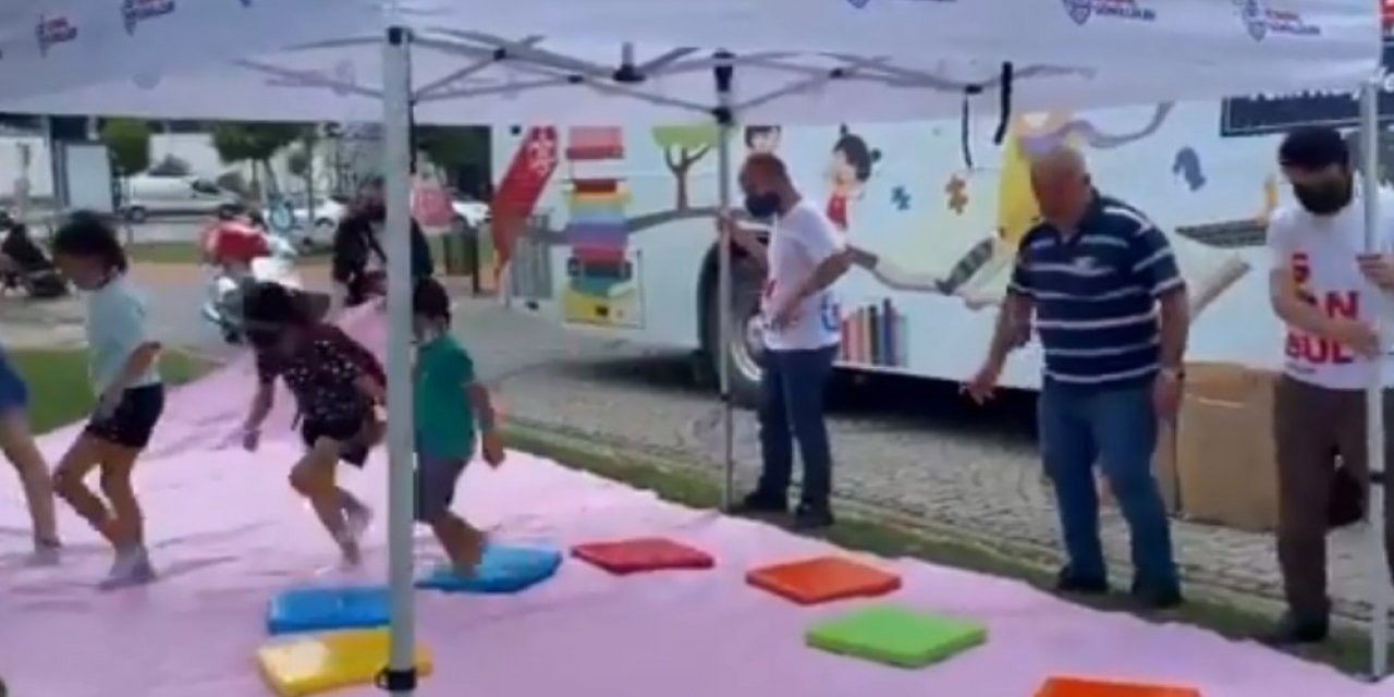 Çocuklar neye uğradığını şaşırdı... İBB’nin gezici çocuk kütüphanesi AKP’li Belediye tarafından kaldırıldı! İşte o anlar...