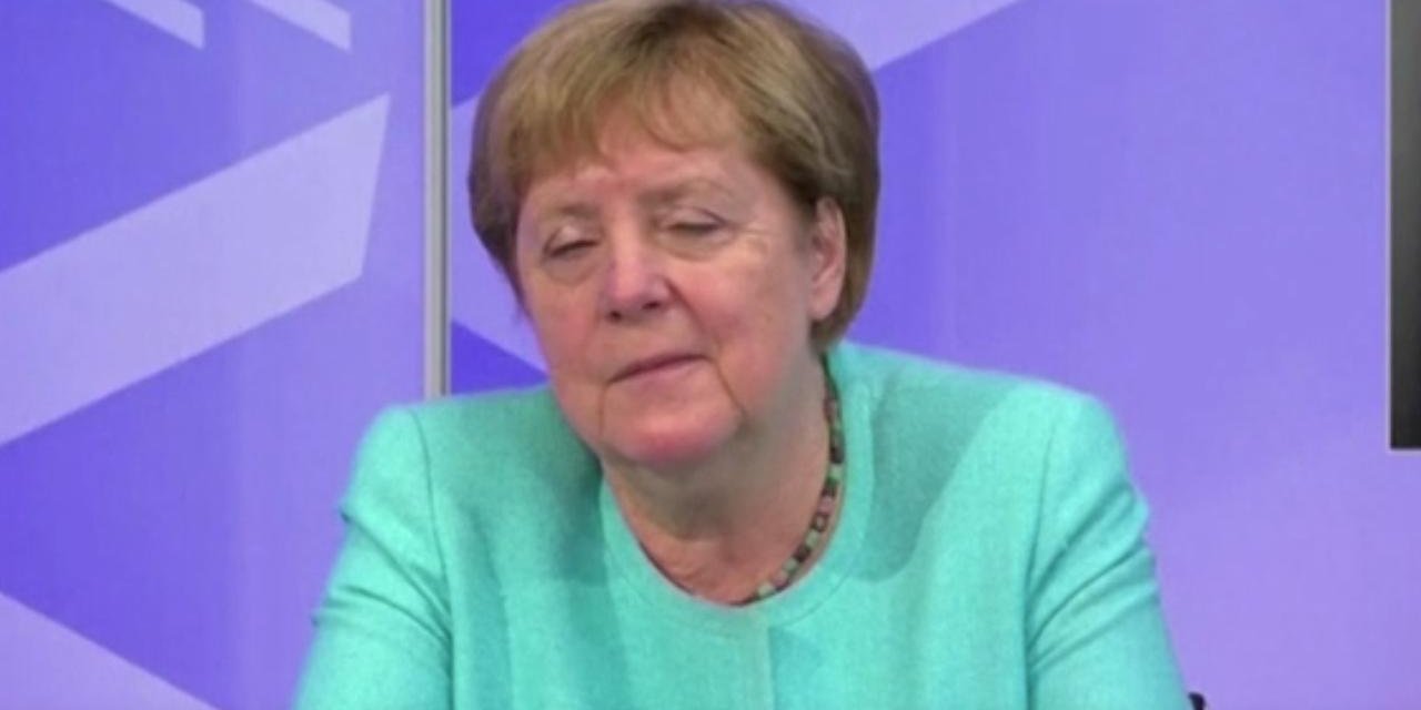 Çok direndi ama nafile; Merkel'in zor anları... İşte Almanya'nın gündemine oturan o anlar...