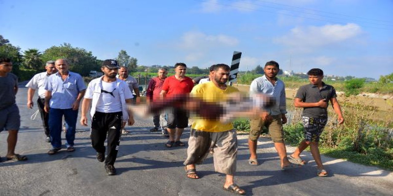 Bir babanın yaşayabileceği en büyük acı... Oğlunun cansız bedenini kucağında taşıdı!