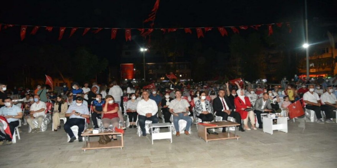15 Temmuz etkinliğinde "İzmir Marşı" krizi! AKP İlçe başkanı “Burada siyasi marş çaldırmam” dedi İYİ Partili Belediye Başkanı töreni terk etti!