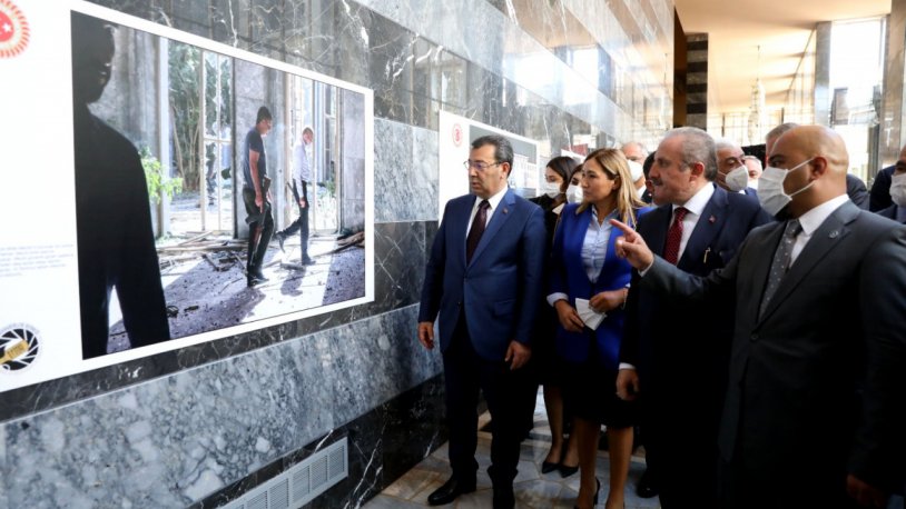 15 Temmuz sergisinde tepki çeken muamele! 4 gazeteciye 'talimat böyle' cevabı verildi