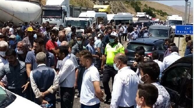Tütün Yasası’nı protesto ettikleri için tutuklanmışlardı... 10 tütün üreticisi hakkında flaş gelişme