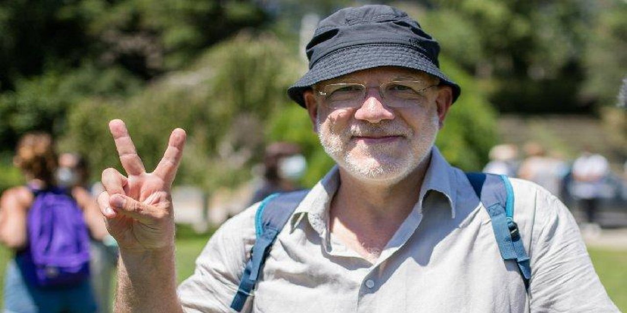 "#TümKayyumlarGidecek" dediler... Boğaziçili öğrencilerden görevden alınan akademisyen "Can Candan"a destek!