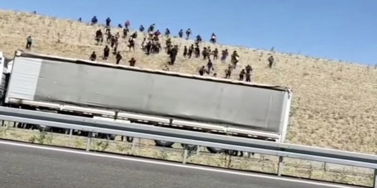 Bakanlık "algı çalışması" demişti ama... Kaçak göçmenleri TIR'la getirdiler, otoyolda bıraktılar! "Soylu uyuma"