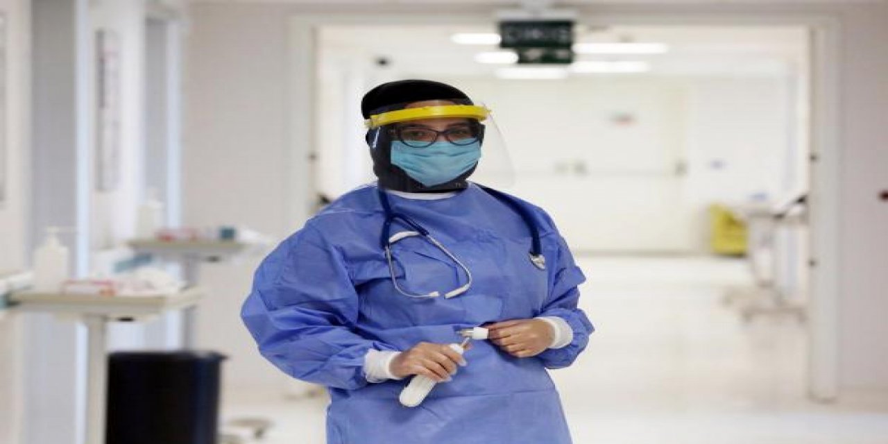 Hastalardan kaptığı koronavirüsü yenen Büşra hemşire, mücadeleye geri döndü
