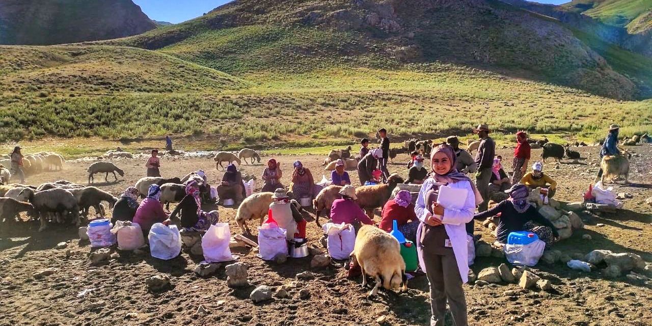 2 bin 700 metre yükseklikte internete erişip, bin 950 metre yükseklikte aşı yaptı!