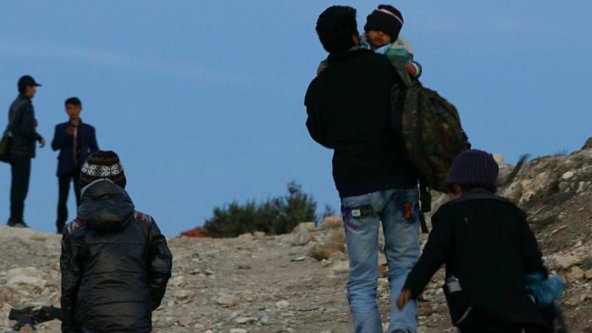 Dünya basınının gündeminde Türkiye var! 'Büyük mülteci dalgası' manşetlere taşındı