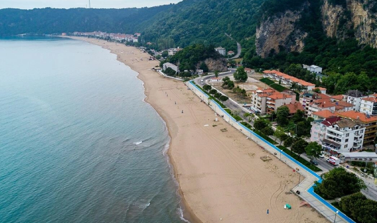 Bartın'ın İnkumu beldesi araç girişine kapatıldı