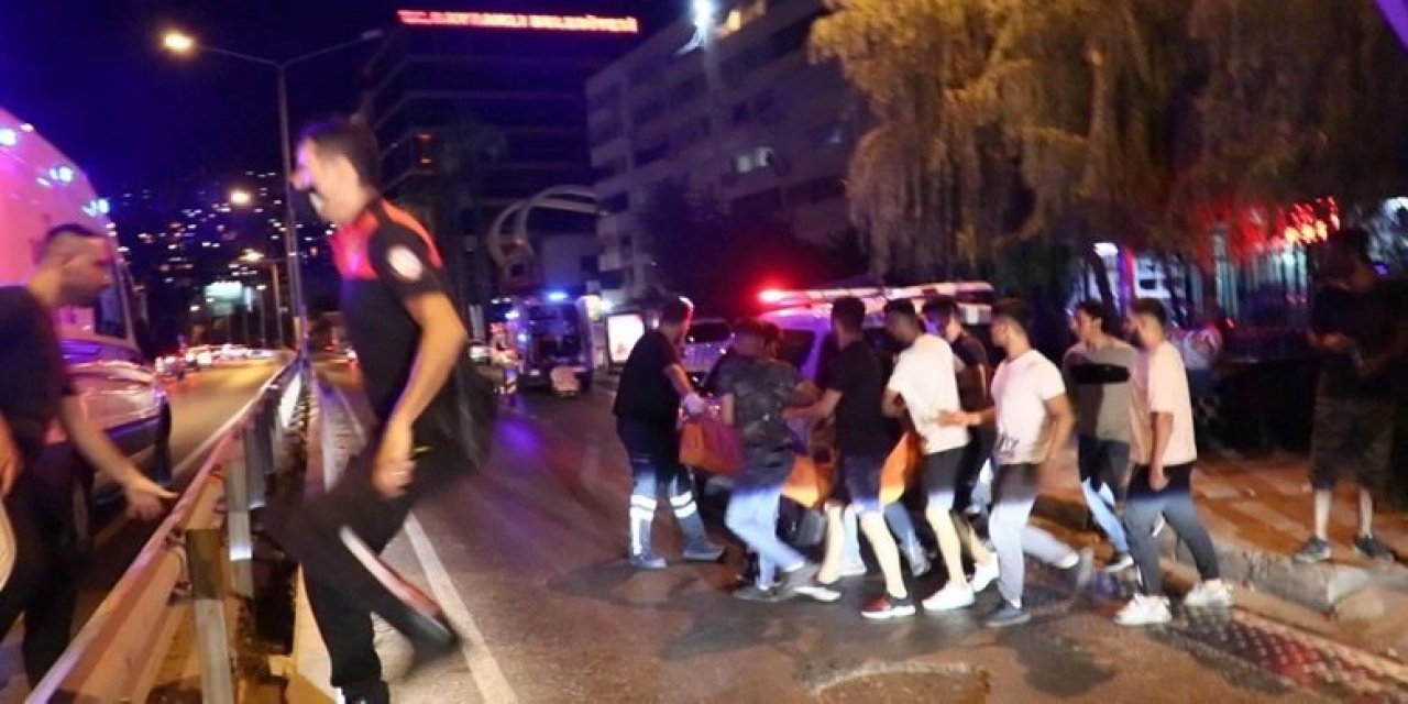 Omuz atma kavgası kanlı bitti! 1 kişi hayatını kaybetti; 2'si ağır 3 yaralı!