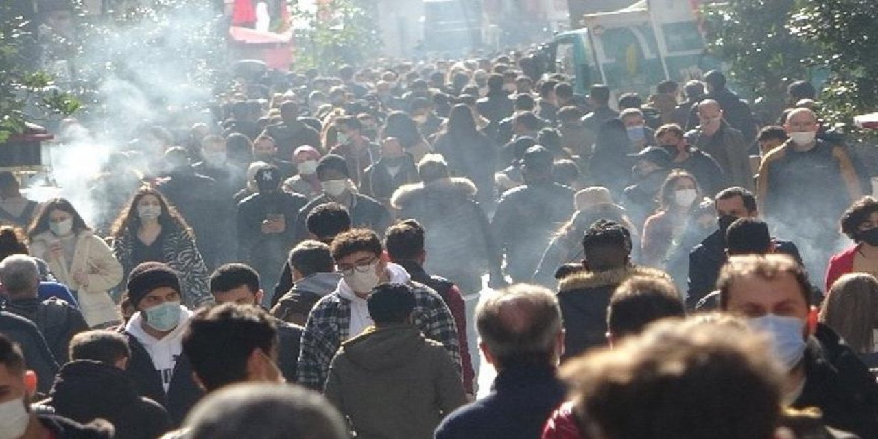 Yeni dalga uyarısı... Kısıtlamalar geri gelir mi? Bilim Kurulu üyesi açıkladı