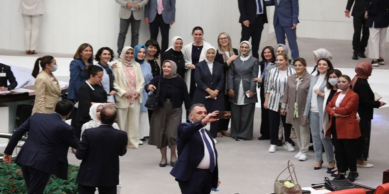 Tek yemin edip 700 bin TL aldılar... Saray İttifakı yasama yılında sınıfta kaldı!
