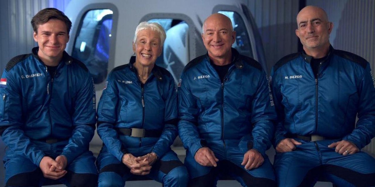 11 dakika sürdü! Dünyanın en zengin insanı Jeff Bezos ve ekibi uzaya çıktı!