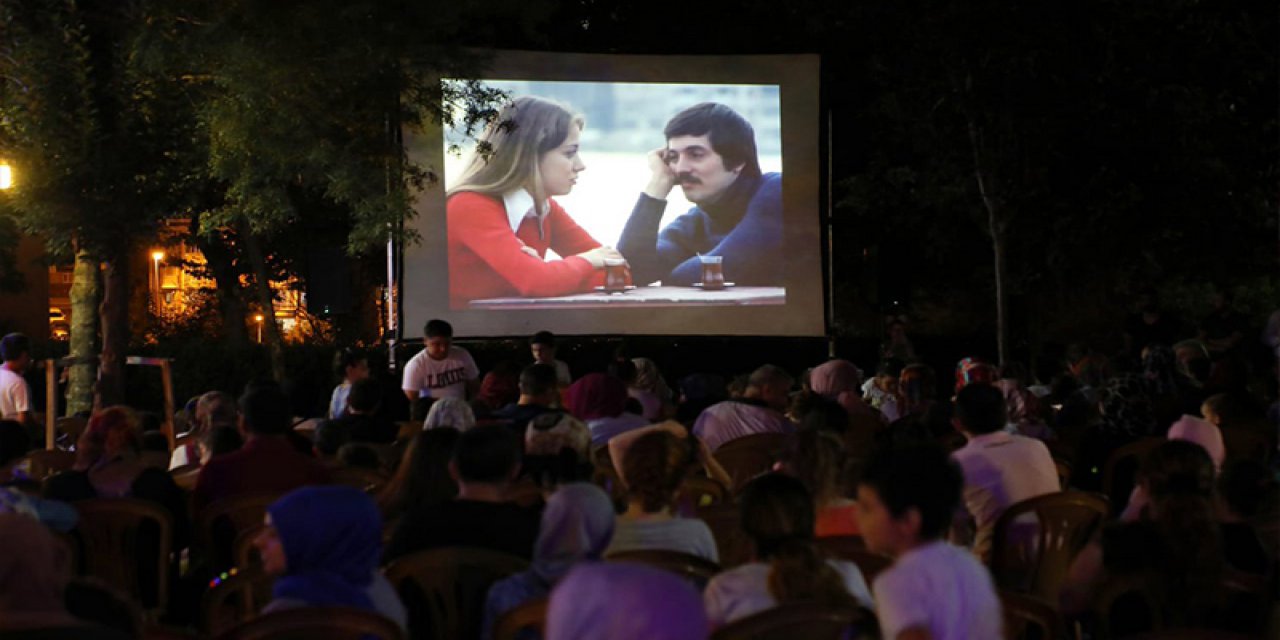 Ankara Büyükşehir Belediyesi, açık havada sinema günlerini başlatıyor...