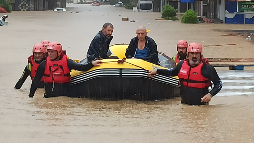 Karadeniz sele teslim! Hastane boşaltılıyor