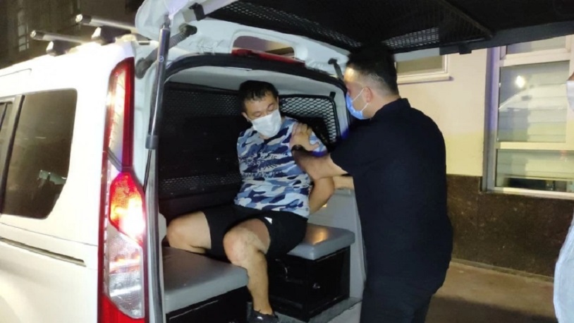Annesinin boğazını kesti; 'Çok iyiyim' dedi